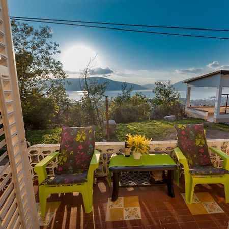 Holiday Home Nives Tivat Luaran gambar