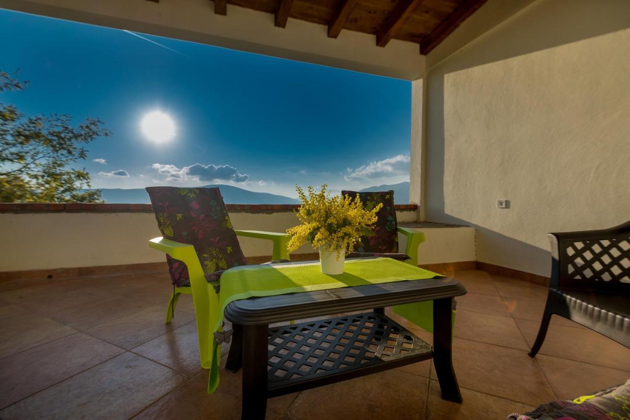 Holiday Home Nives Tivat Luaran gambar