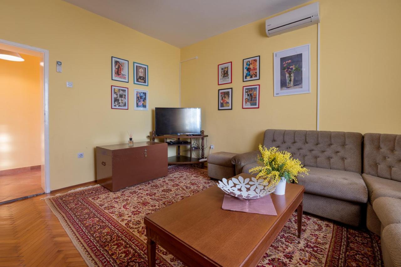 Holiday Home Nives Tivat Luaran gambar