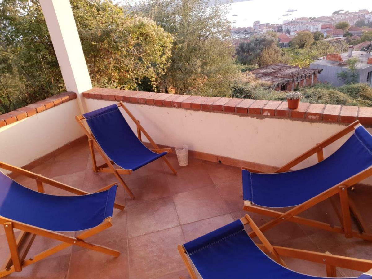 Holiday Home Nives Tivat Luaran gambar