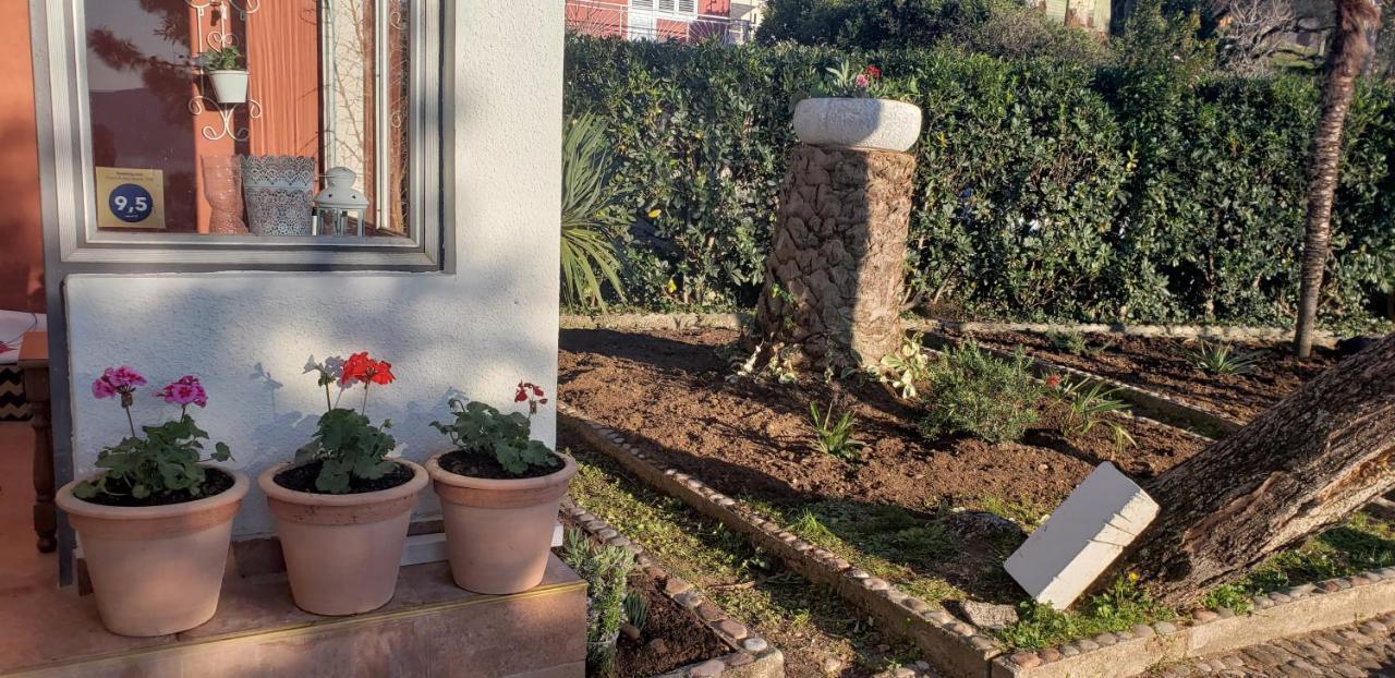Holiday Home Nives Tivat Luaran gambar