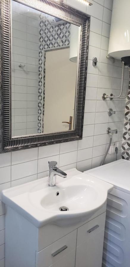 Holiday Home Nives Tivat Luaran gambar